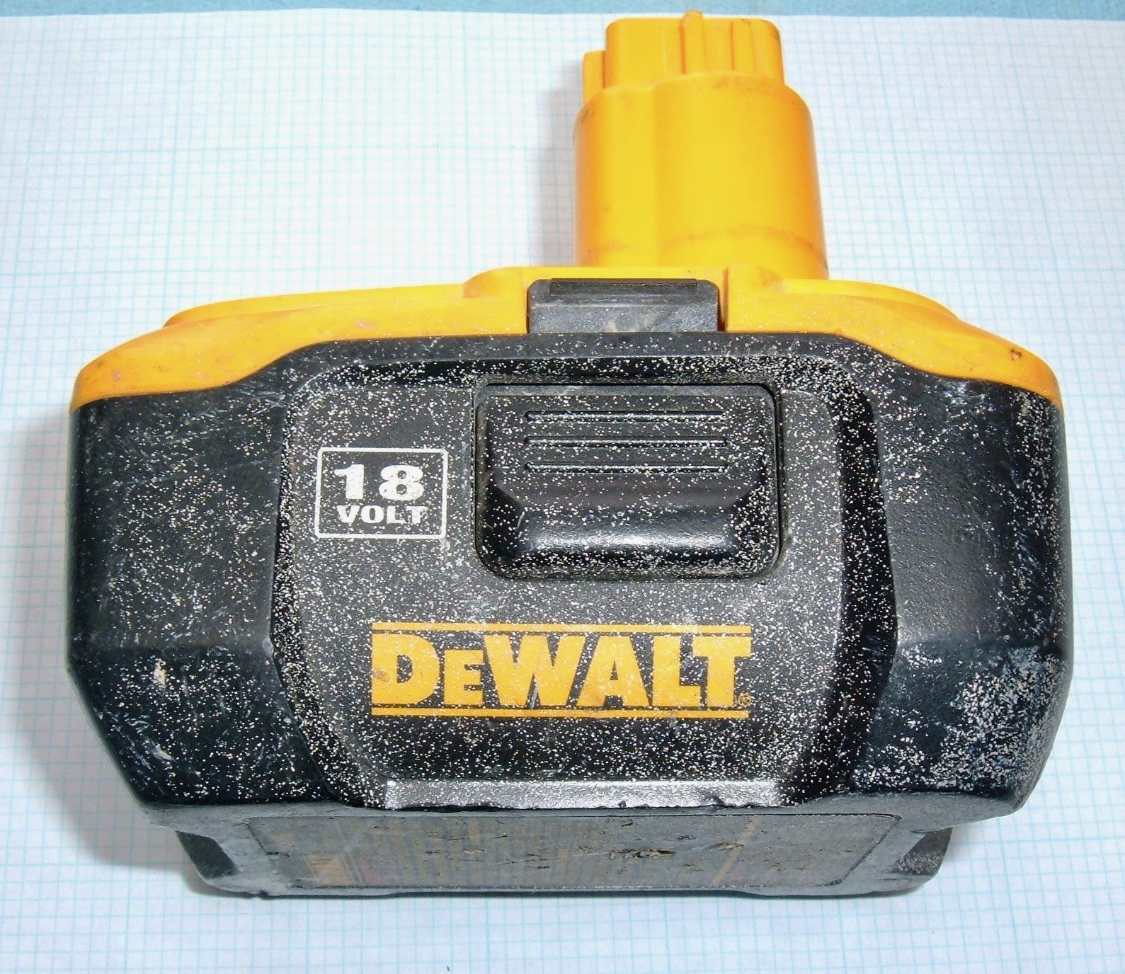 Аккумулятор DEWALT 18v 1.3Ah. АКБ для шуруповерта ДЕВОЛТ dc940. Аккумулятор ДЕВОЛТ 18. DEWALT 1.3 Ah.