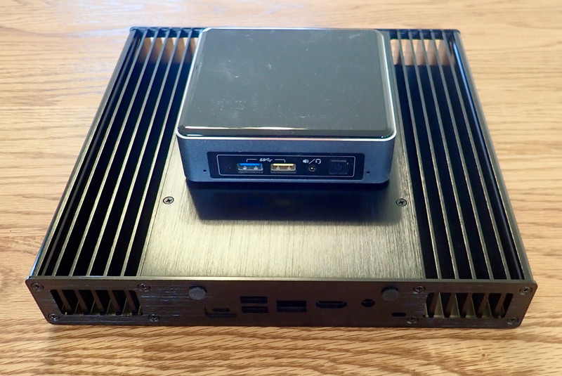 Silencing a NUC: The Akasa Plato X7 Fanless Case