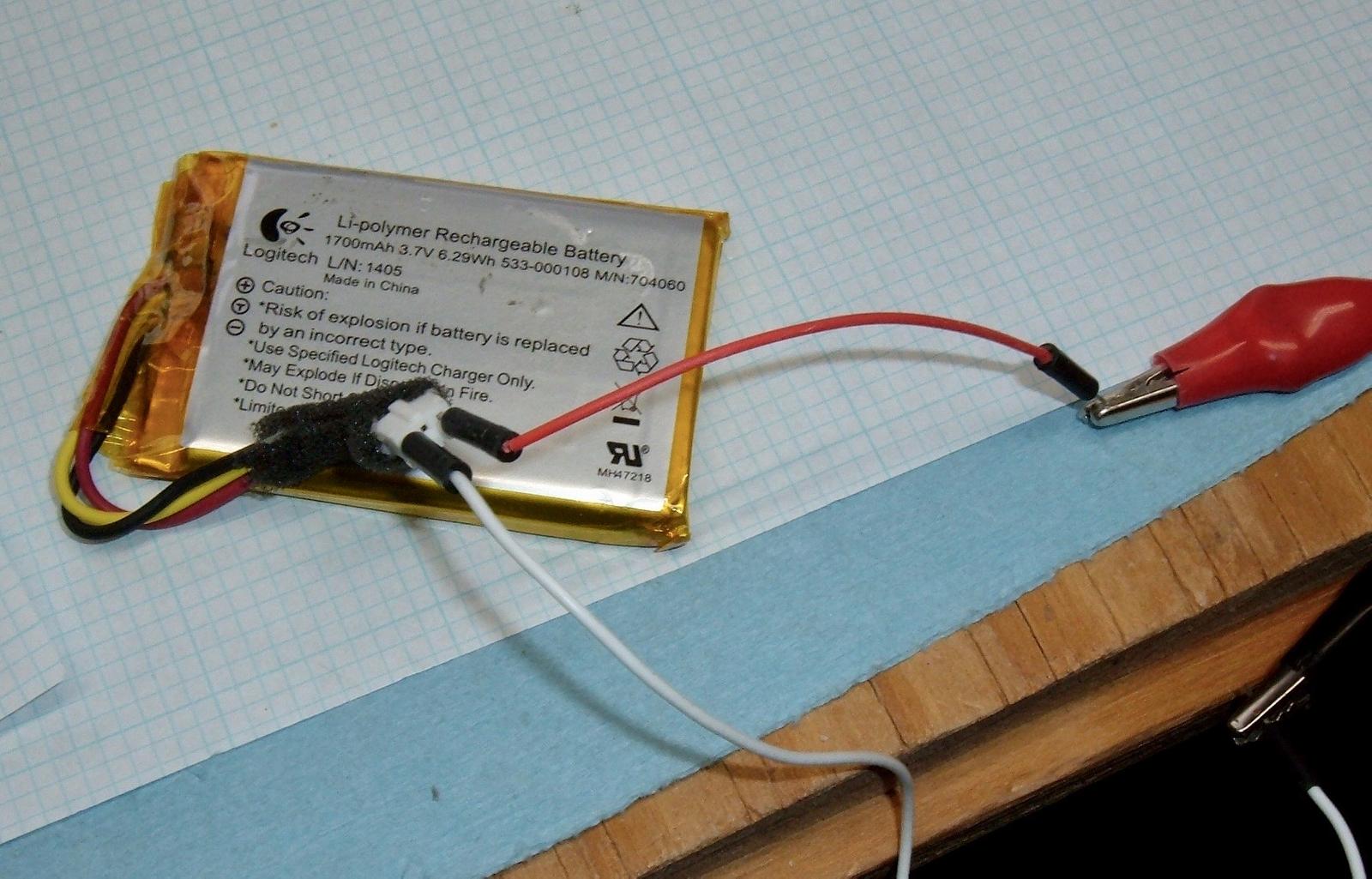 Ue mini best sale boom charging light