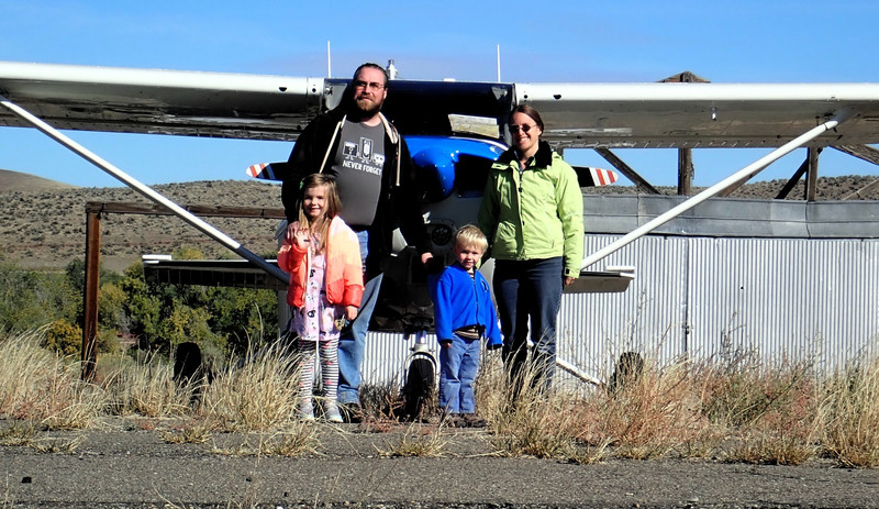 Flying to Glenn's Ferry and Y Knot Winery for Lunch