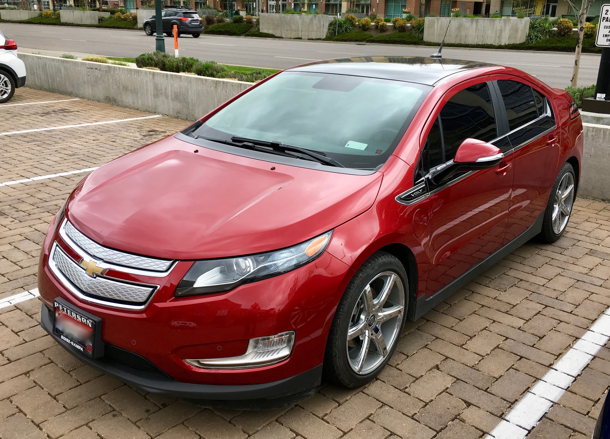 used-chevy-volt-adultladeg