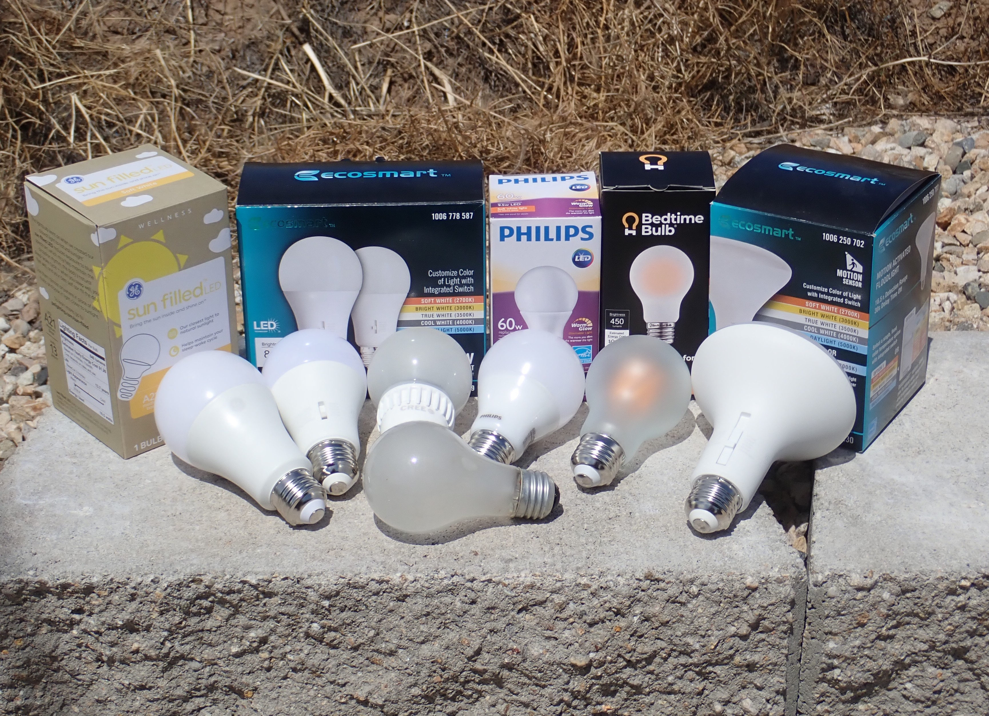 Great Value LED Light Bulb, 9.5W (60W Equivalent) A19 Motion Sensor Lamp  E26 Medium Base, Non-dimmable, Soft White, 1-Pack 